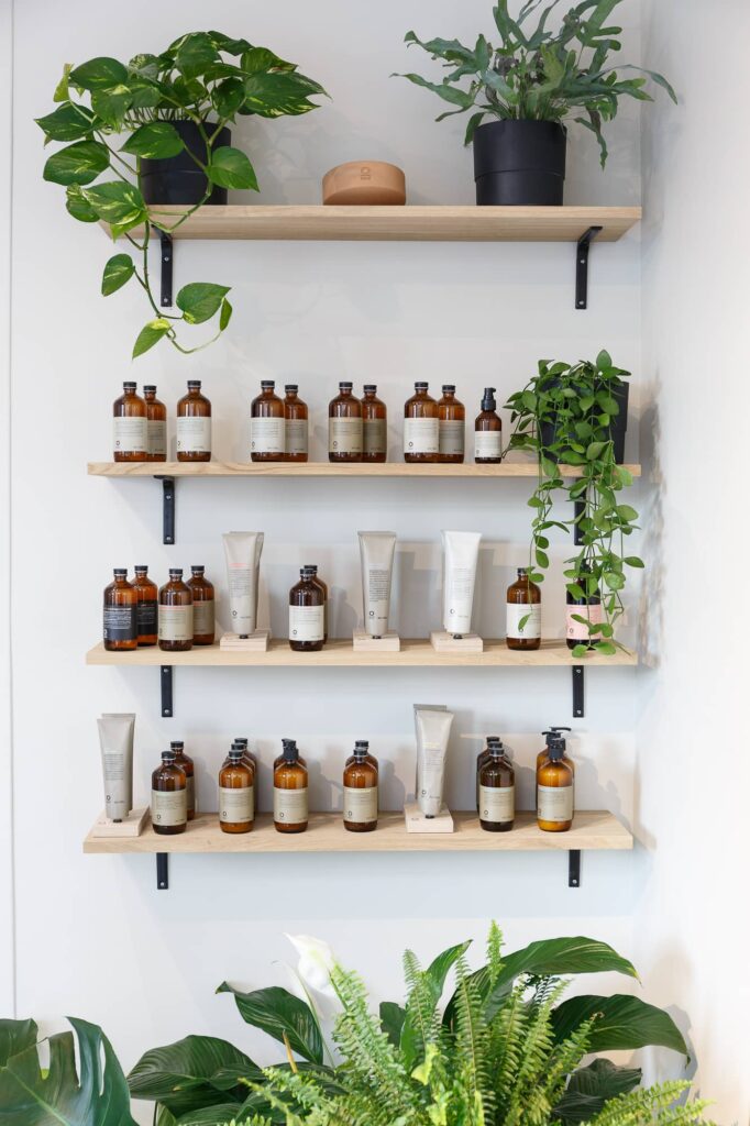 Routines pour cheveux cassants avec des produits professionnels naturels 
